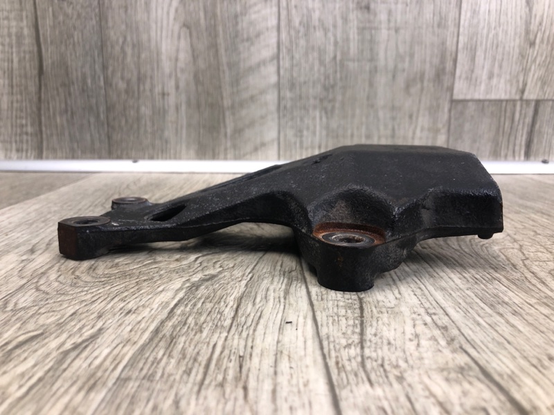 Кронштейн двигателя правый CAMRY 55 14-17 2016 2.5 2ARFE Кронштейн двигателя правый CAMRY 55 14-17 2016 2.5 2ARFE