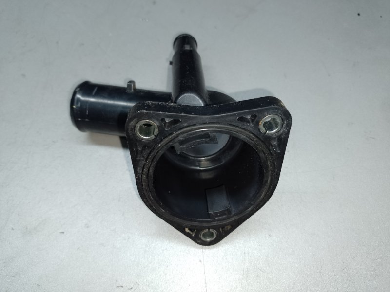Корпус термостата LEXUS CT200 11-17 2013 1.8 2ZRFXE 16031-37010 Б/У