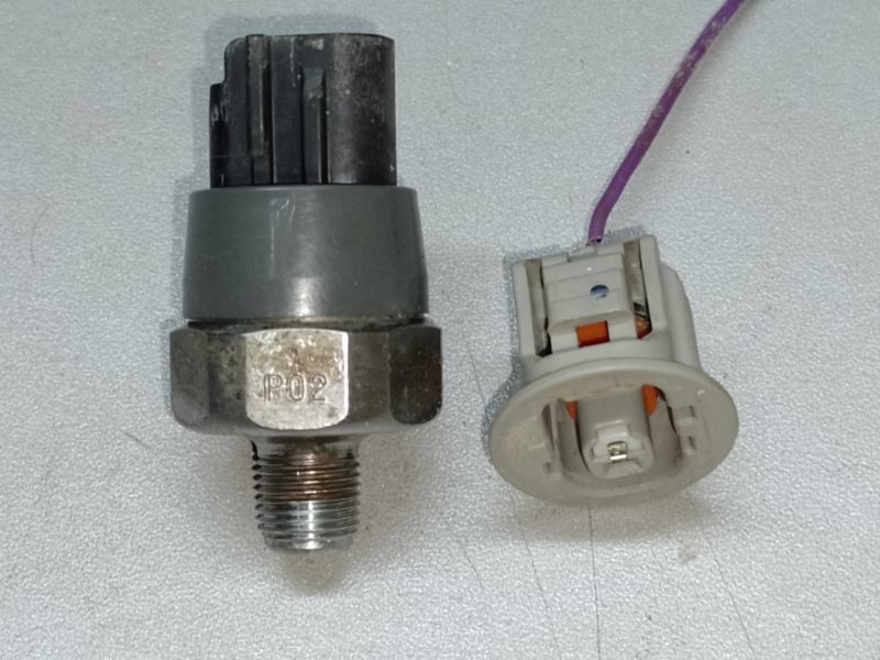 Датчик давления масла ДВС LEXUS CT200 11-17 2013 1.8 2ZRFXE 83530-28020 Б/У