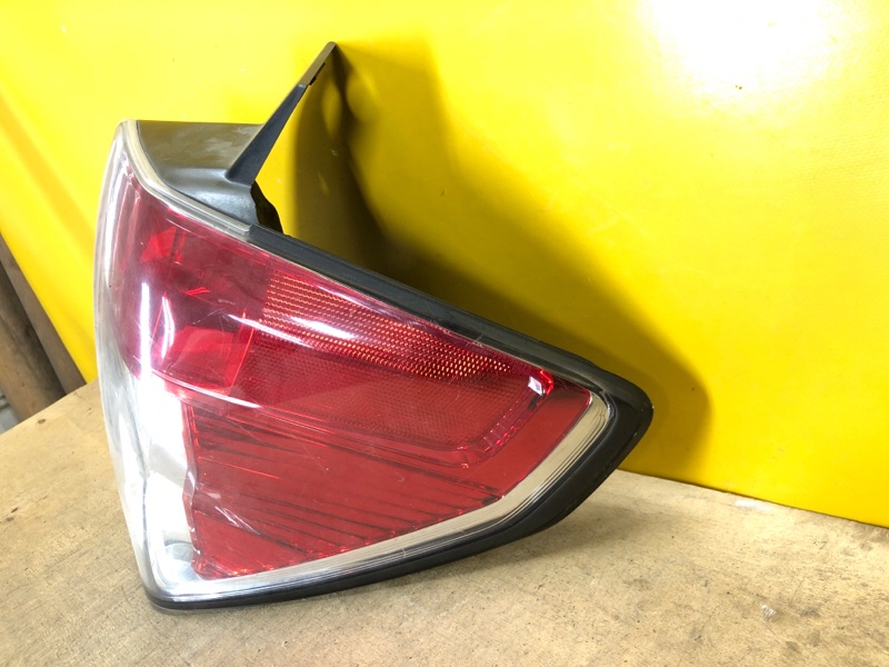 Фонарь наружный правый FORESTER SH 07-12