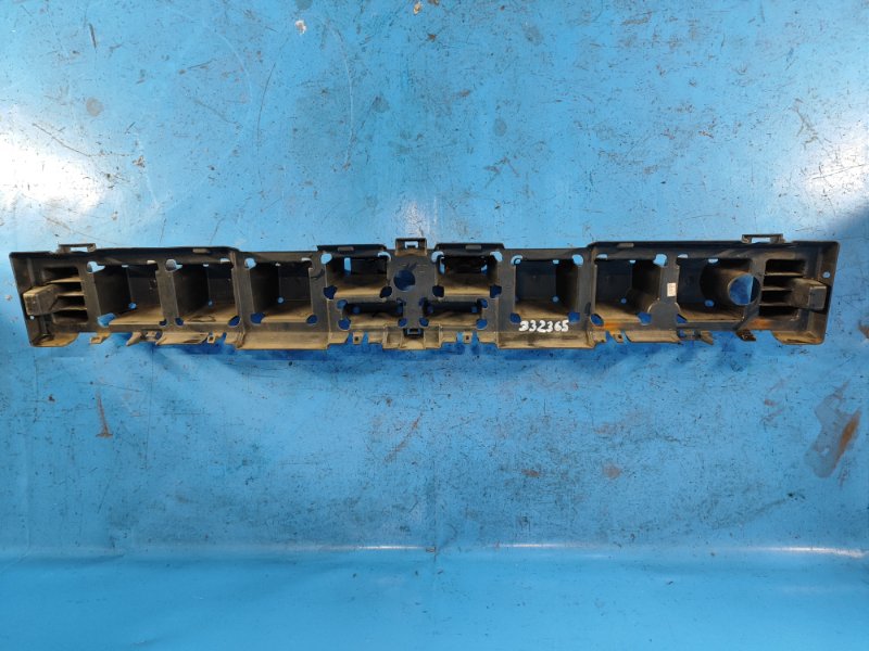 Наполнитель бампера передний FORD MUSTANG 15- 2015 FR3B17E898AC Б/У