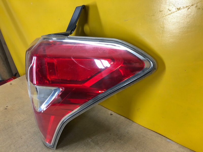 Фонарь наружный правый FORESTER 12-19