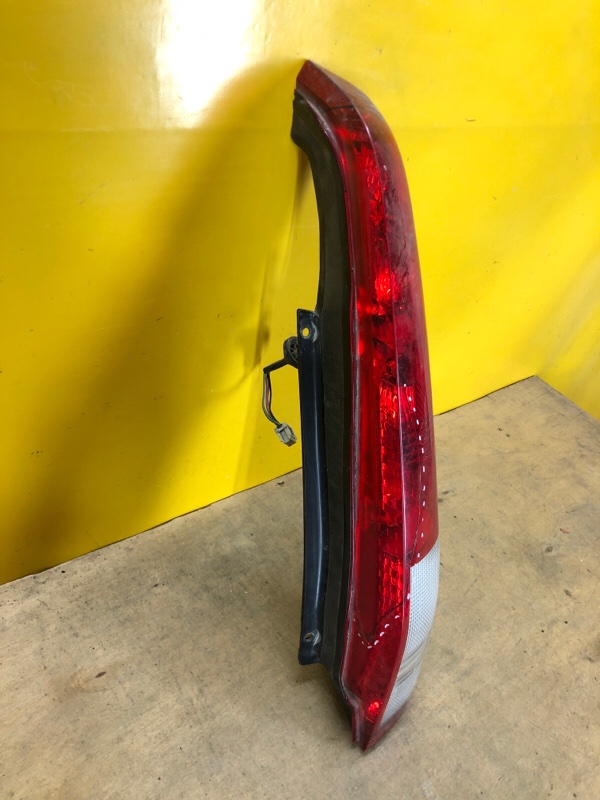 Фонарь наружный правый NISSAN X-TRAIL T30 01-07