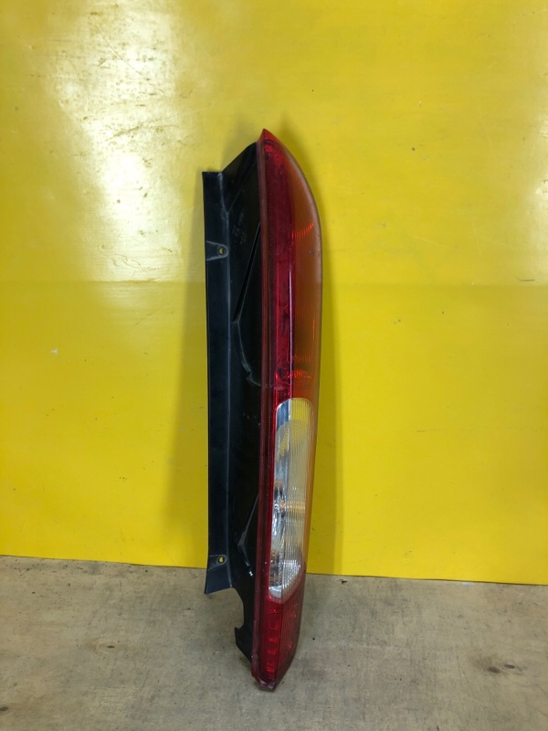 Фонарь наружный левый FORD FOCUS 04-11 4M5113405A Б/У