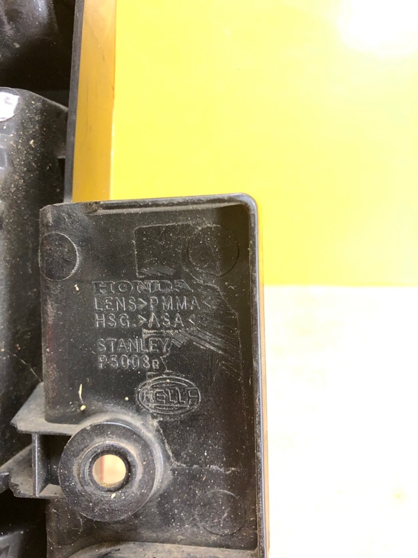 Фонарь наружный правый CRV 02-06 Фонарь наружный правый CRV 02-06