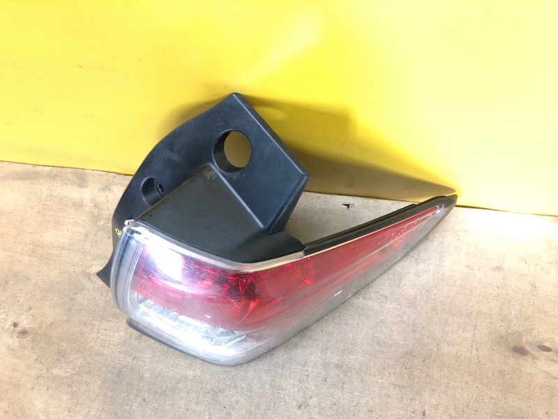 Фонарь наружный правый FORESTER SH 07-12