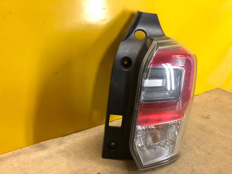 Фонарь наружный правый SUBARU FORESTER 12-19 Фонарь наружный правый SUBARU FORESTER 12-19