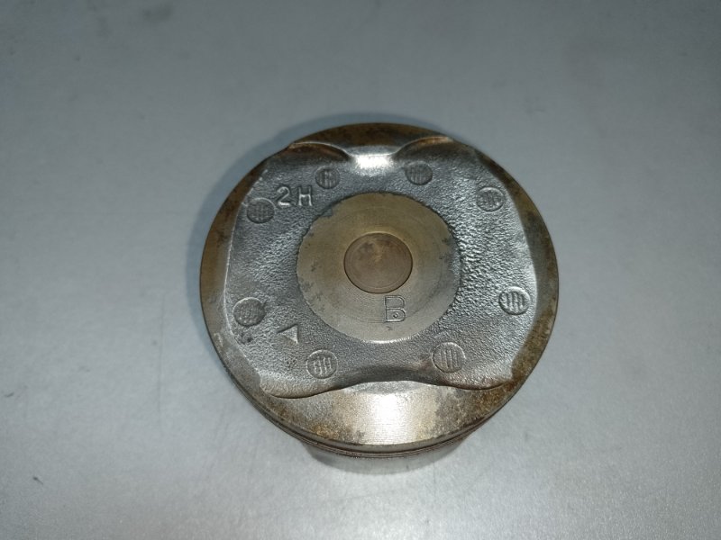 Поршень CT200 11-17 2013 1.8 2ZRFXE