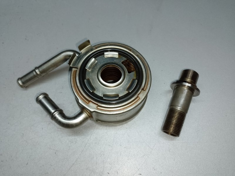 Теплообменник масляного фильтра NISSAN NV200 USA 13- 2017 Минивэн 2.0L 4 21305-JD02C Б/У