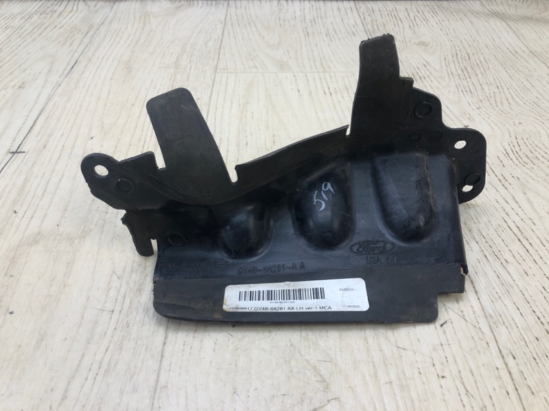 Дефлектор радиатора левый FORD ESCAPE 12-19 GV4B-8A261 AA Б/У