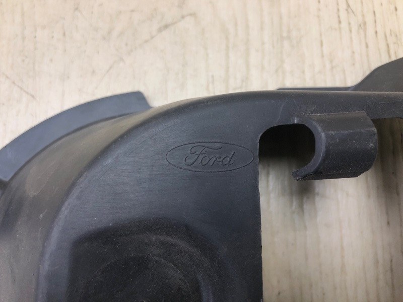 Кронштейн противотуманной фары передний левый ESCAPE 12-19