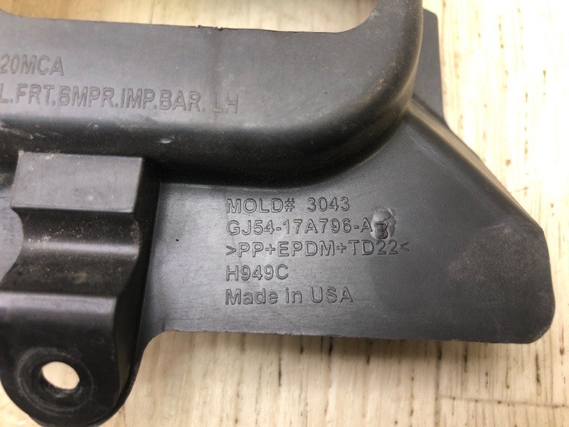 Кронштейн противотуманной фары передний левый ESCAPE 12-19