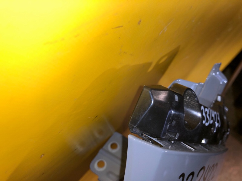 Кронштейн переднего бампера (на крыле) правый NISSAN LEAF 18-