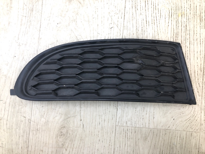 Заглушка ПТФ правая DODGE JOURNEY 08-20 68079852AB Б/У