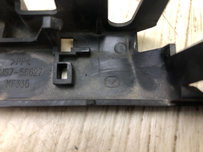 Накладка замка капота 3 BM 13-19