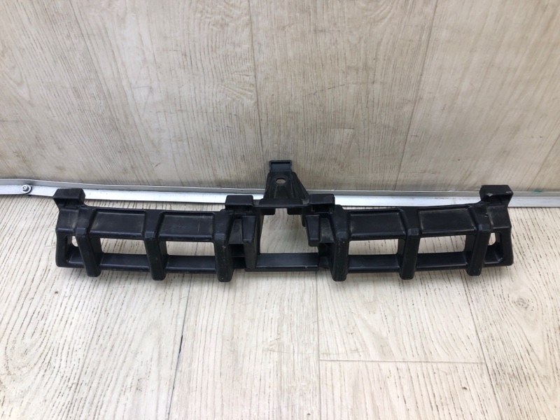 Кронштейн переднего бампера передний HIGHLANDER 13-19