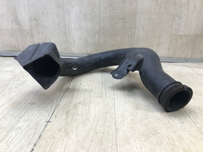 Патрубок воздушного фильтра TOYOTA RAV4 05-12