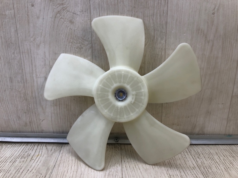 Крыльчатка вентилятора основного радиатора LEXUS RX300/330/350/400 03-09 1636120180 Б/У