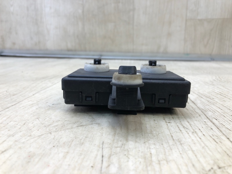 Блок управления дверей передний левый A4 15- B9