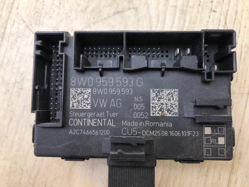 Блок управления дверей передний левый A4 15- B9