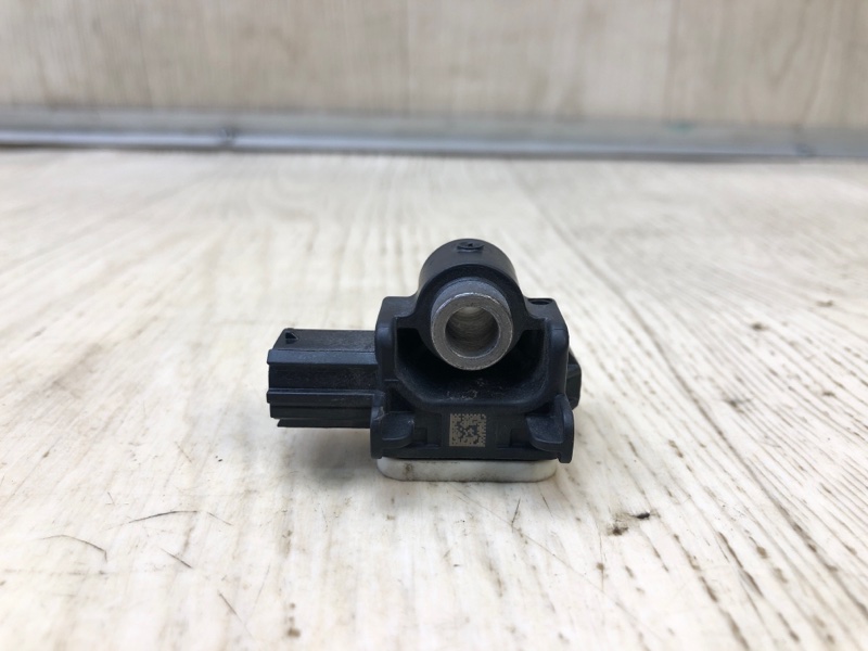 Датчик удара передний NISSAN PATHFINDER R52 12-21 985813JA0A Б/У