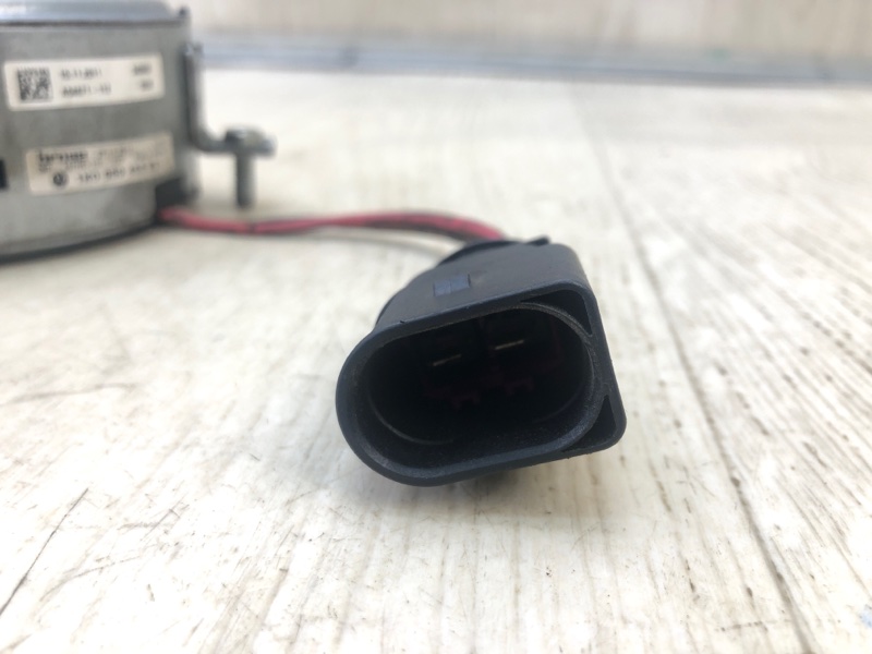 Мотор вентилятора охлаждения PASSAT B7 11-15 2012 2.5 CBUA