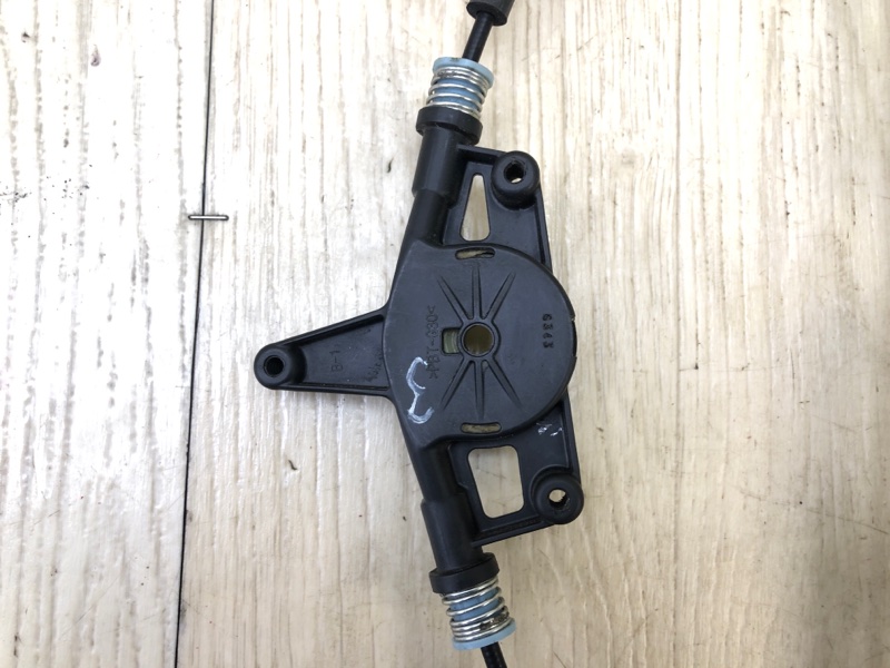 Стеклоподъемник передний левый 6 GJ 12-