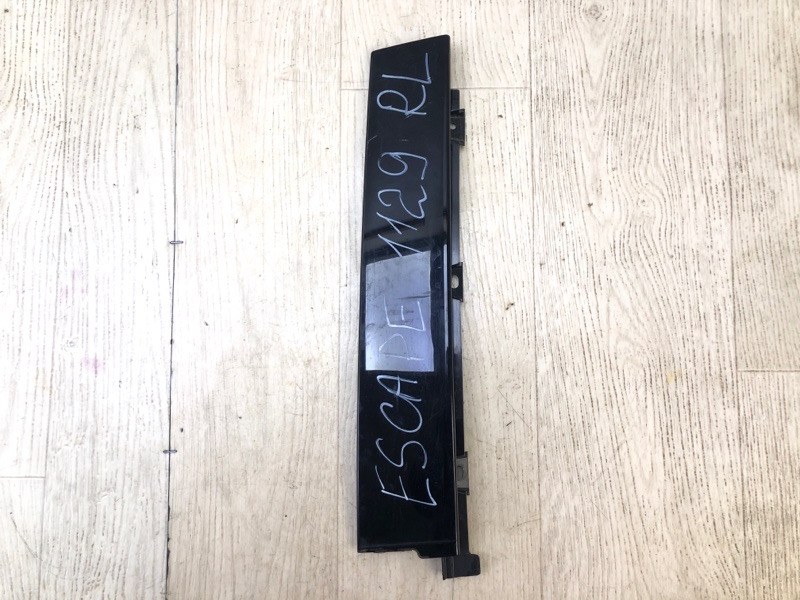 Накладка двери задняя левая FORD ESCAPE 12-19 2018 TM2 1.5 M9MA CJ54-S254A41-AEW Б/У