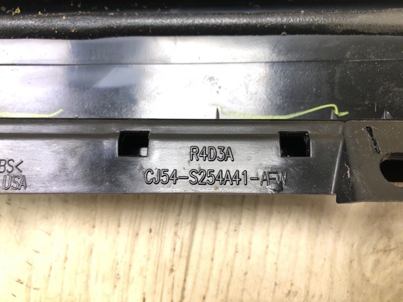 Накладка двери задняя левая ESCAPE 12-19 2018 TM2 1.5 M9MA