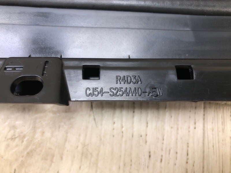 Накладка двери задняя правая ESCAPE 12-19 2018 TM2 1.5 M9MA