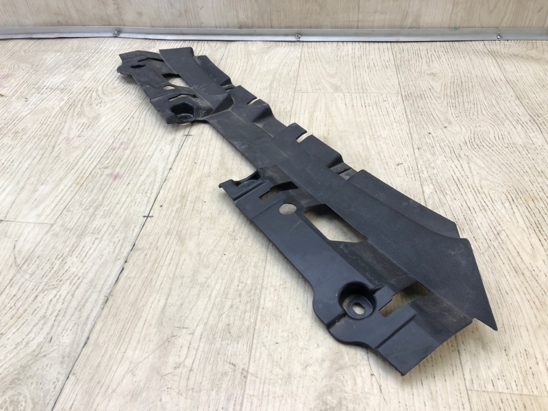 Накладка передней панели верх Q8 E-TRON 19-