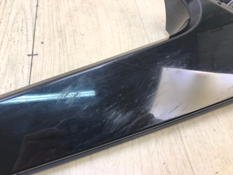 Накладка крышки багажника задняя правая RX350/450 15-22