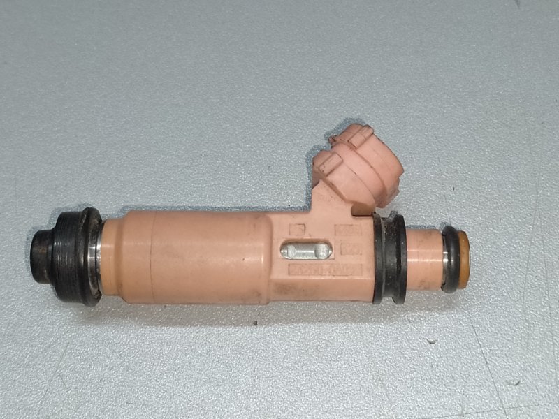Форсунка топливная TOYOTA SIENNA 03-10 3.3 3MZ-FE 23209-0A020 Б/У