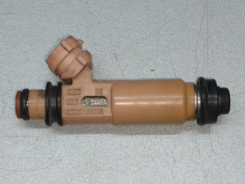 Форсунка топливная TOYOTA SIENNA 03-10 3.3 3MZ-FE 23209-0A020 Б/У