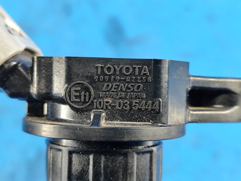 Катушка зажигания TOYOTA PRIUS PLUS 11-14 ZVW41L 1.8 2ZRFXE