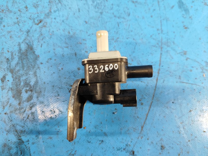 Запчасть клапан электромагнитный (вакуумный) TOYOTA PRIUS PLUS 11-14 2013 ZVW41L 1.8 2ZRFXE 90910-12279 Б/У Клапан электромагнитный (вакуумный) TOYOTA PRIUS PLUS 11-14 2013 ZVW41L 1.8 2ZRFXE 90910-12279 Б/У