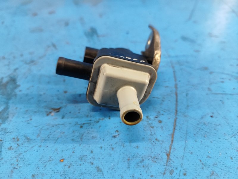 Клапан электромагнитный (вакуумный) PRIUS PLUS 11-14 2013 ZVW41L 1.8 2ZRFXE Клапан электромагнитный (вакуумный) PRIUS PLUS 11-14 2013 ZVW41L 1.8 2ZRFXE