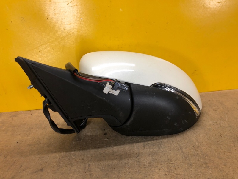 Зеркало левое LEAF 18-