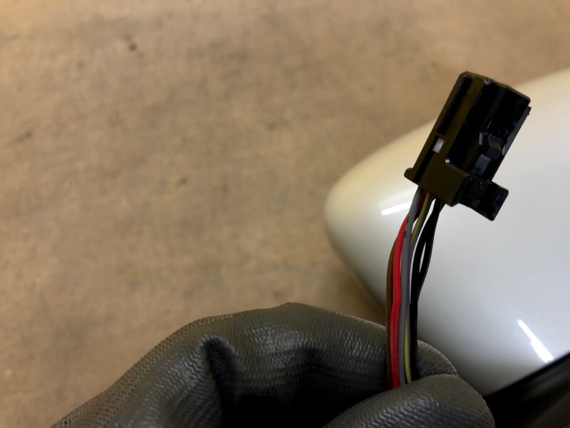 Зеркало левое LEAF 18-