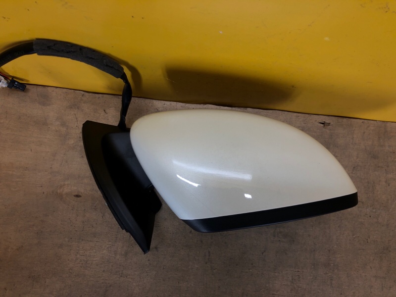 Зеркало правое NISSAN LEAF 18-
