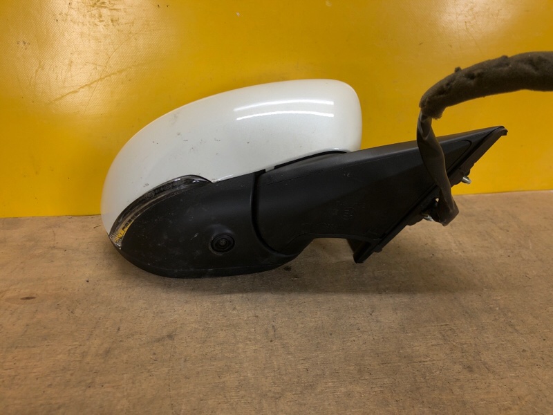 Зеркало правое LEAF 18-