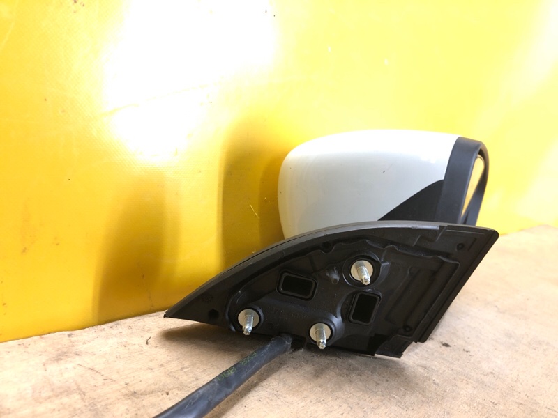 Зеркало правое LEAF 18-