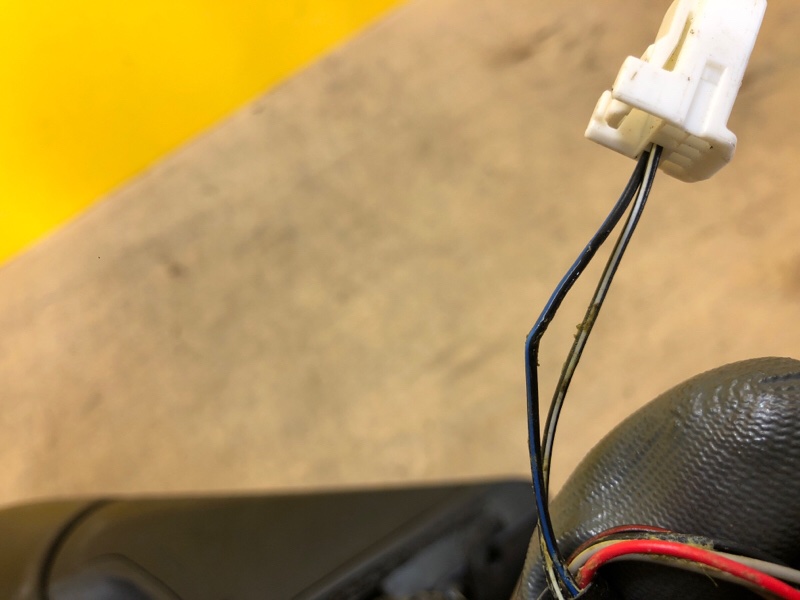 Зеркало правое LEAF 18-