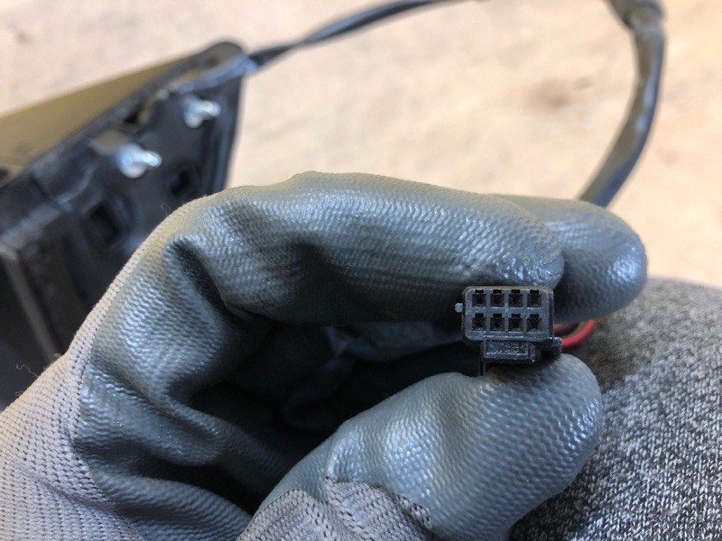 Зеркало правое LEAF 18-