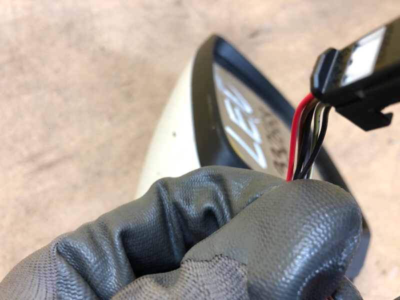 Зеркало правое LEAF 18-