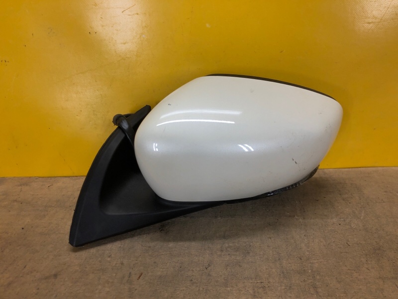 Зеркало левое LEAF 18-