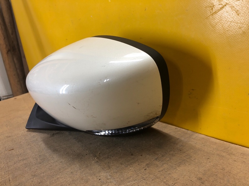 Зеркало левое LEAF 18-