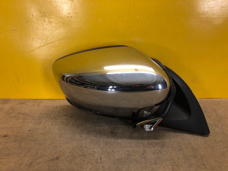 Зеркало правое LEAF 18-