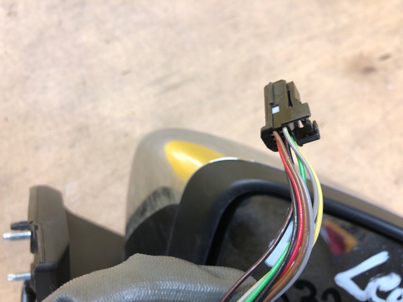 Зеркало правое LEAF 18-