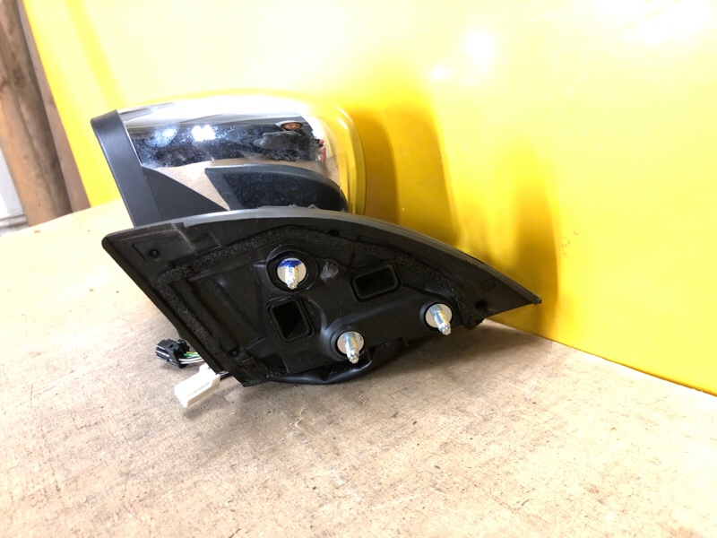 Зеркало левое LEAF 18-